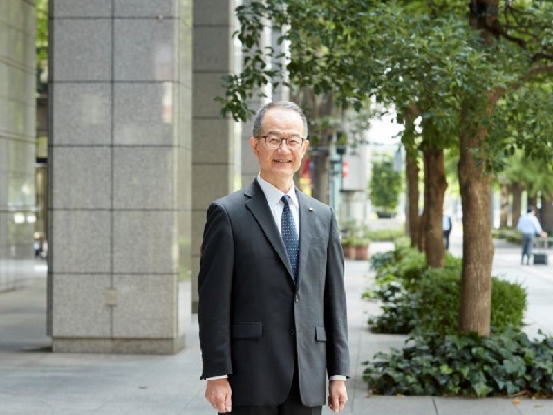 突元 誠治